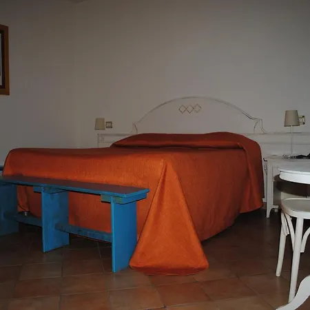 Giardino Giamperduto מלון 3*